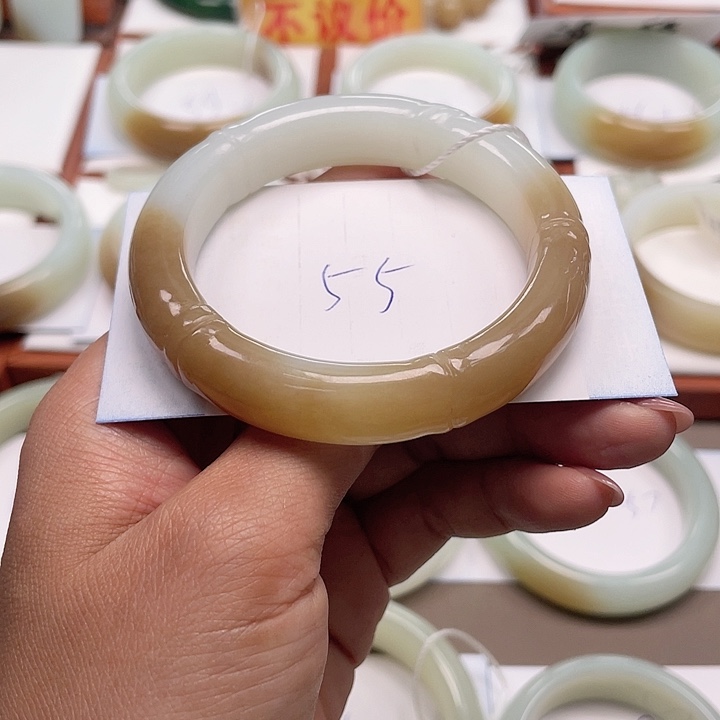 未镶嵌手镯和田玉