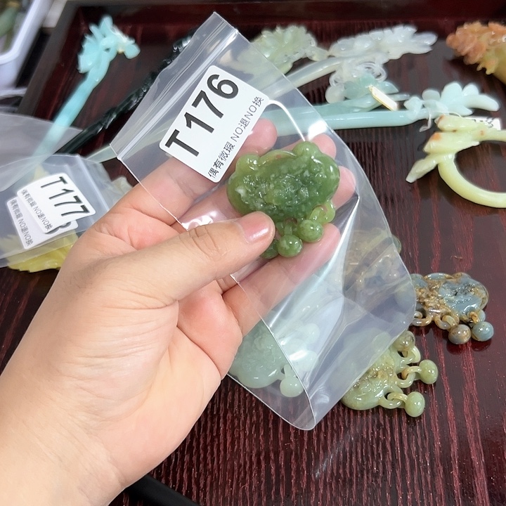 蛇纹石玉发饰合金英*