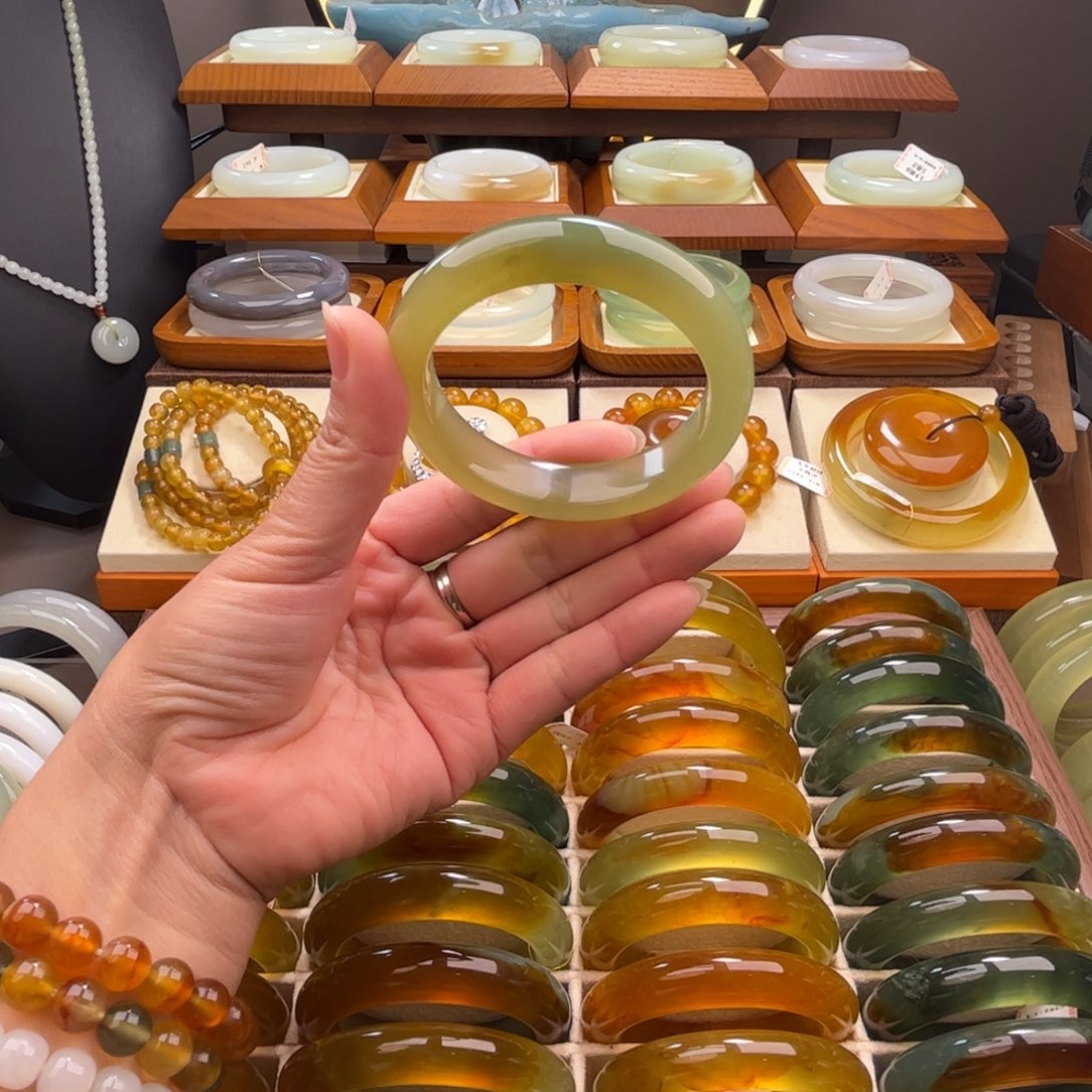 蛇纹石玉未镶嵌手镯58