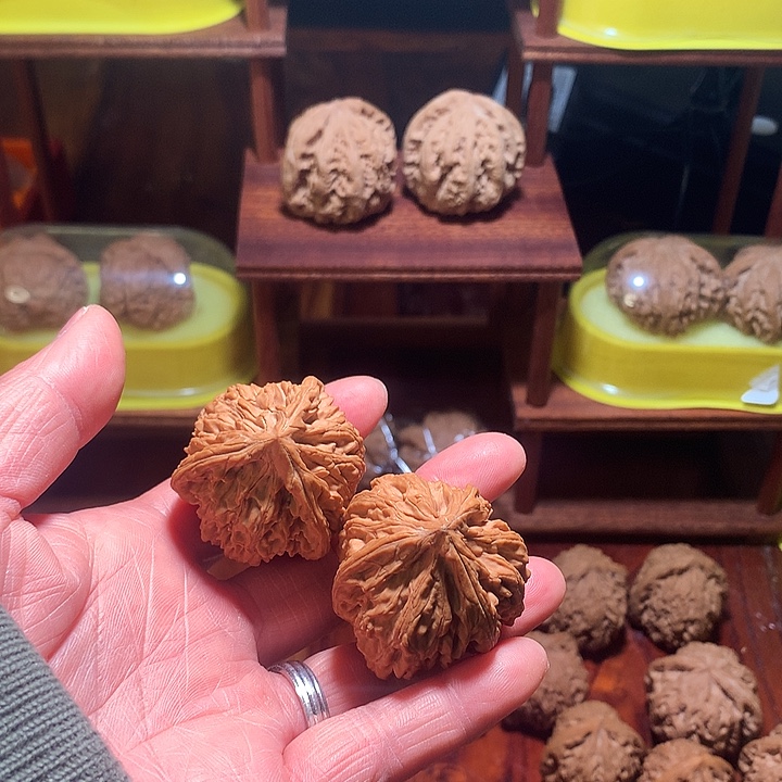 安***步文玩核桃吊坠三棱