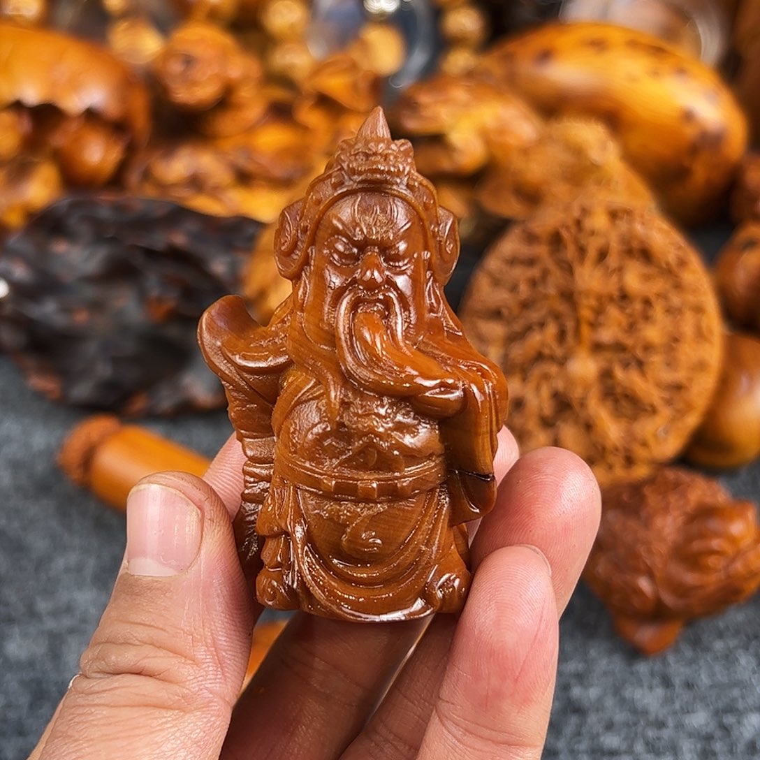 柏木太行崖柏塘心玉化手把件