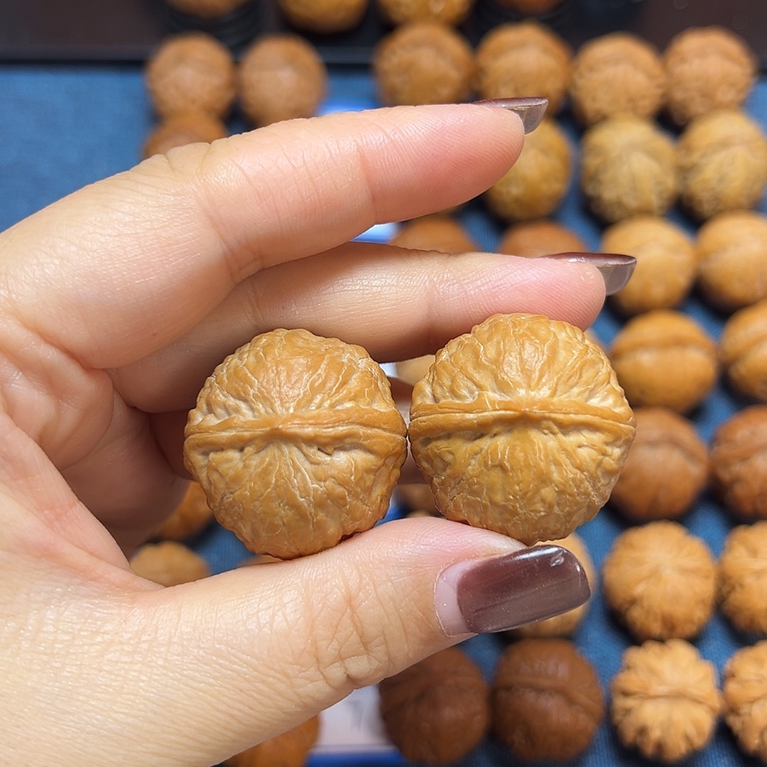 啊***吧文玩核桃吊坠大团圆