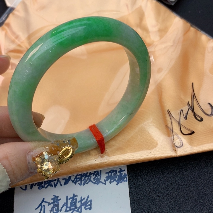 未镶嵌手镯翡翠翡翠手镯