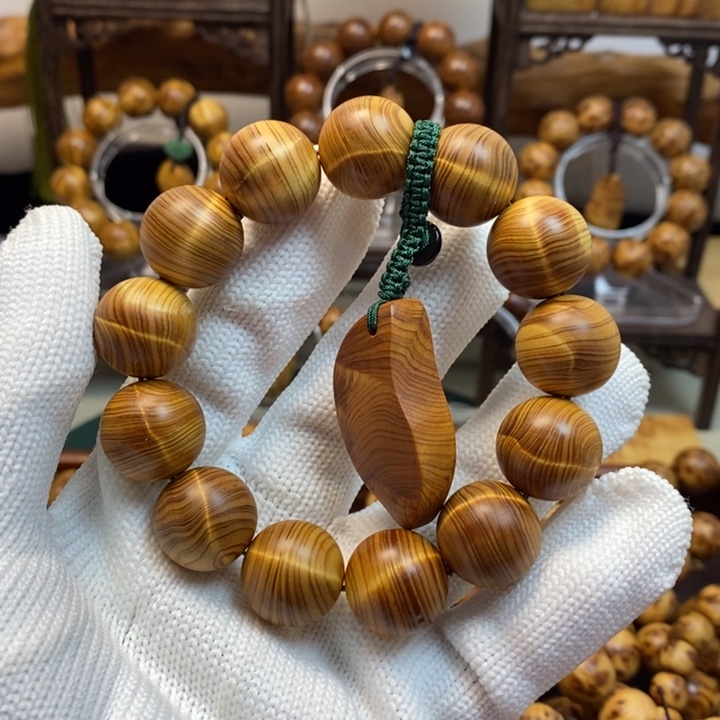 柏木X***A太行崖柏1.8陈化板根骨料闪电一线天