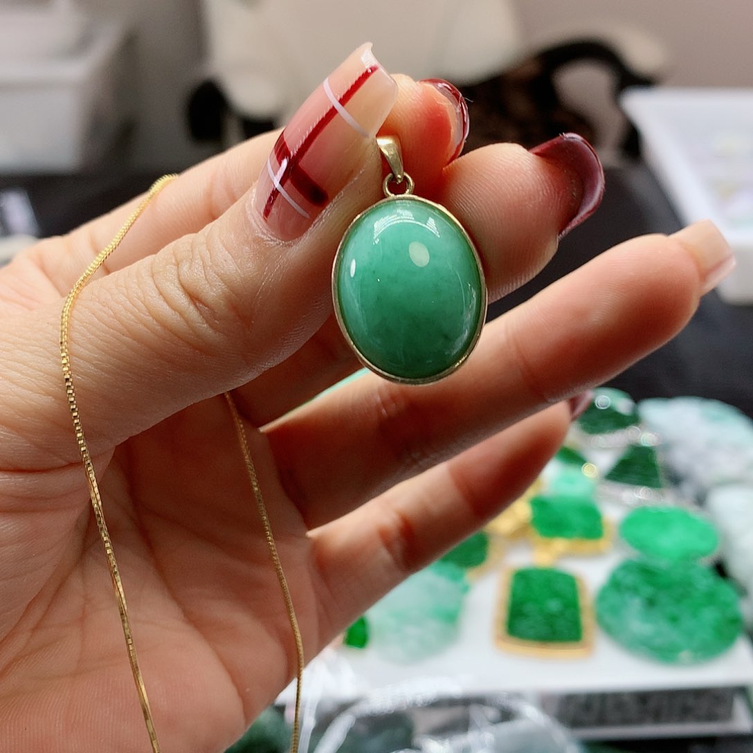 【闪购商品】翡翠吊坠(赠链)银S925镶嵌