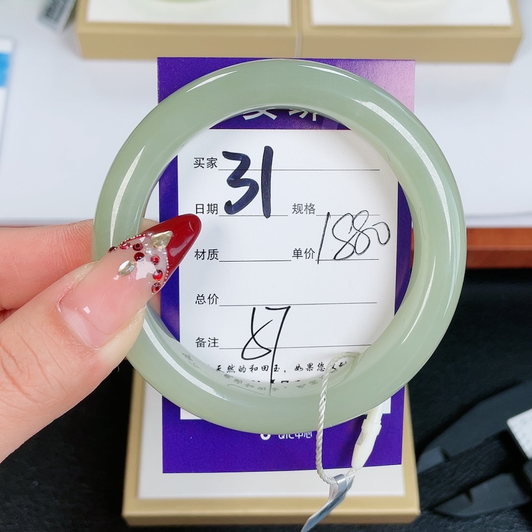 和田玉手镯未镶嵌