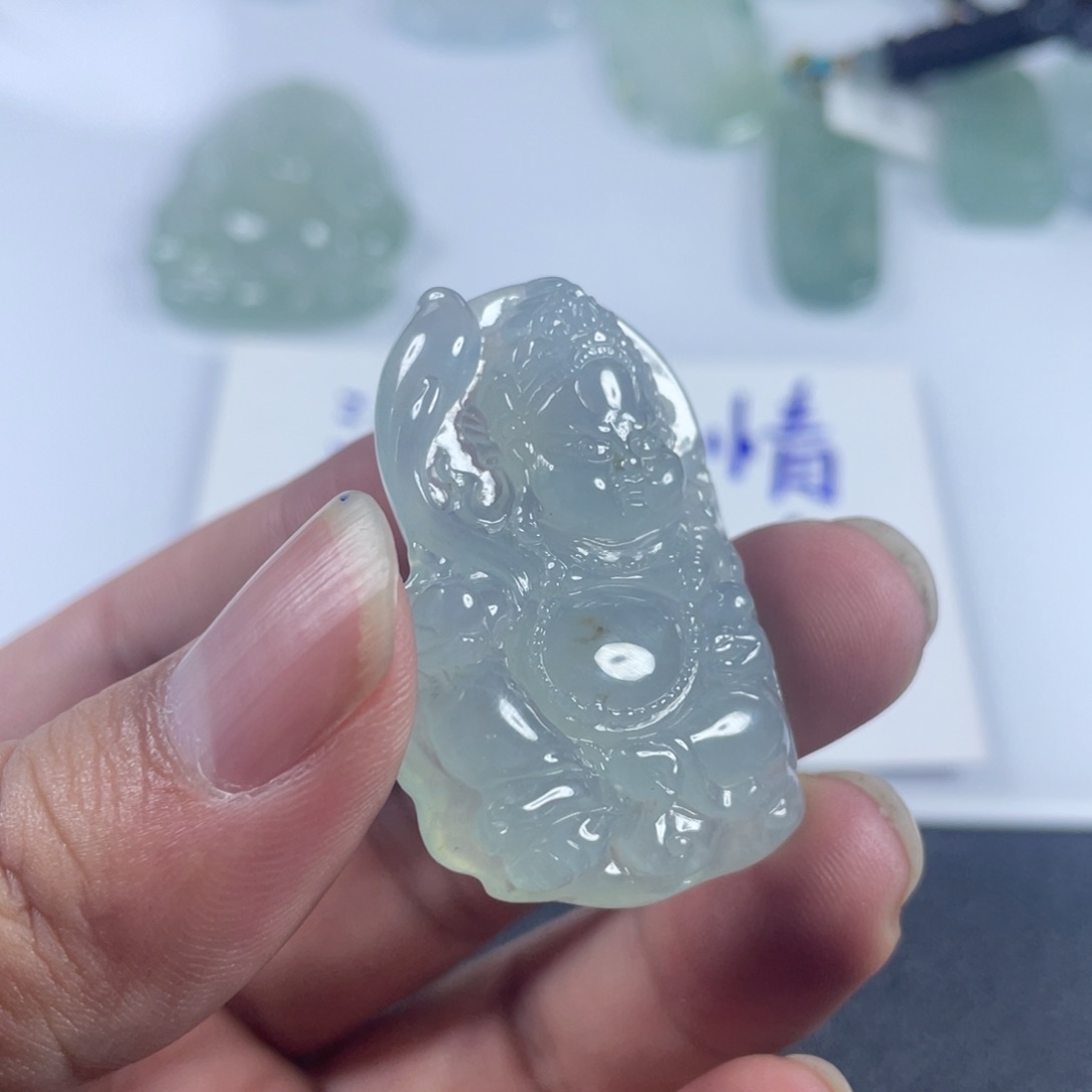 吊坠(不含链)未镶嵌翡翠…………