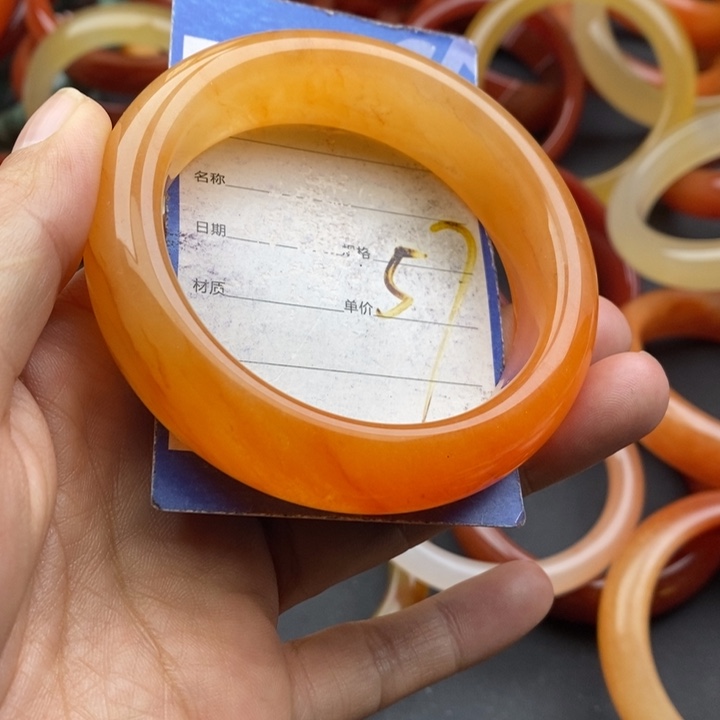 未镶嵌手镯石英质玉