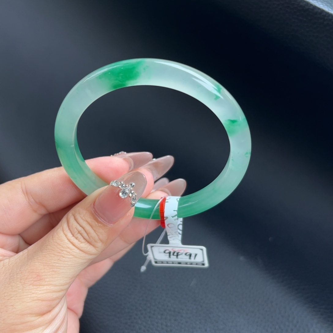 卷***y石英质玉未镶嵌手镯56