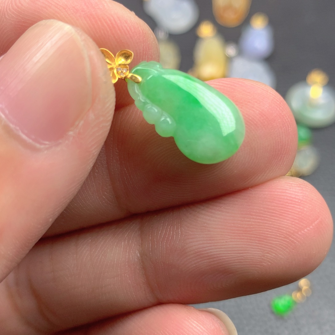 【闪购商品】颈饰18K金镶嵌翡翠翡翠