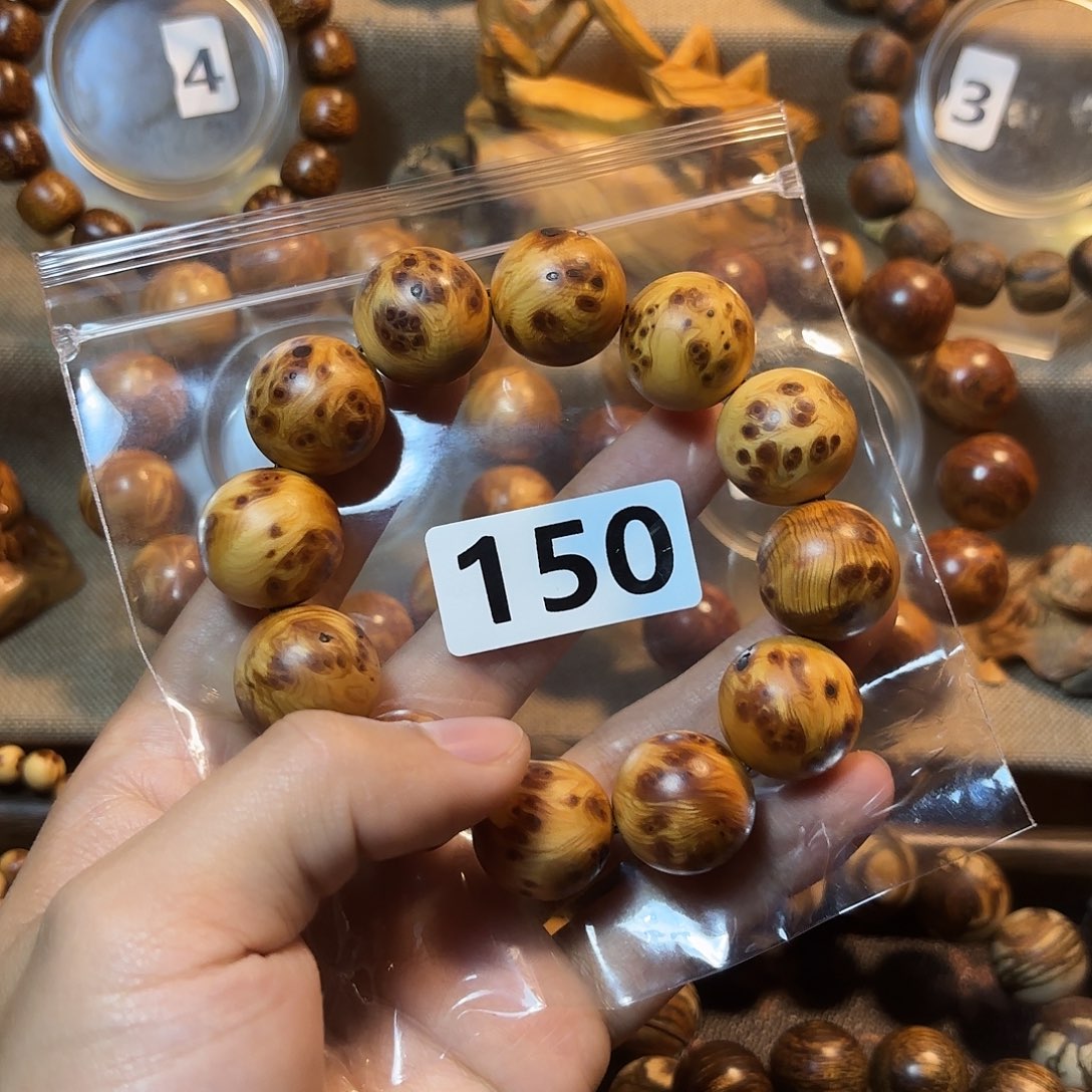 以****柏木（崖柏）微瑕碳化崖柏2.0满留疤—150