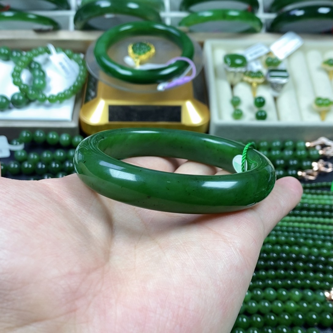 和田玉（碧玉）手镯未镶嵌我*爷