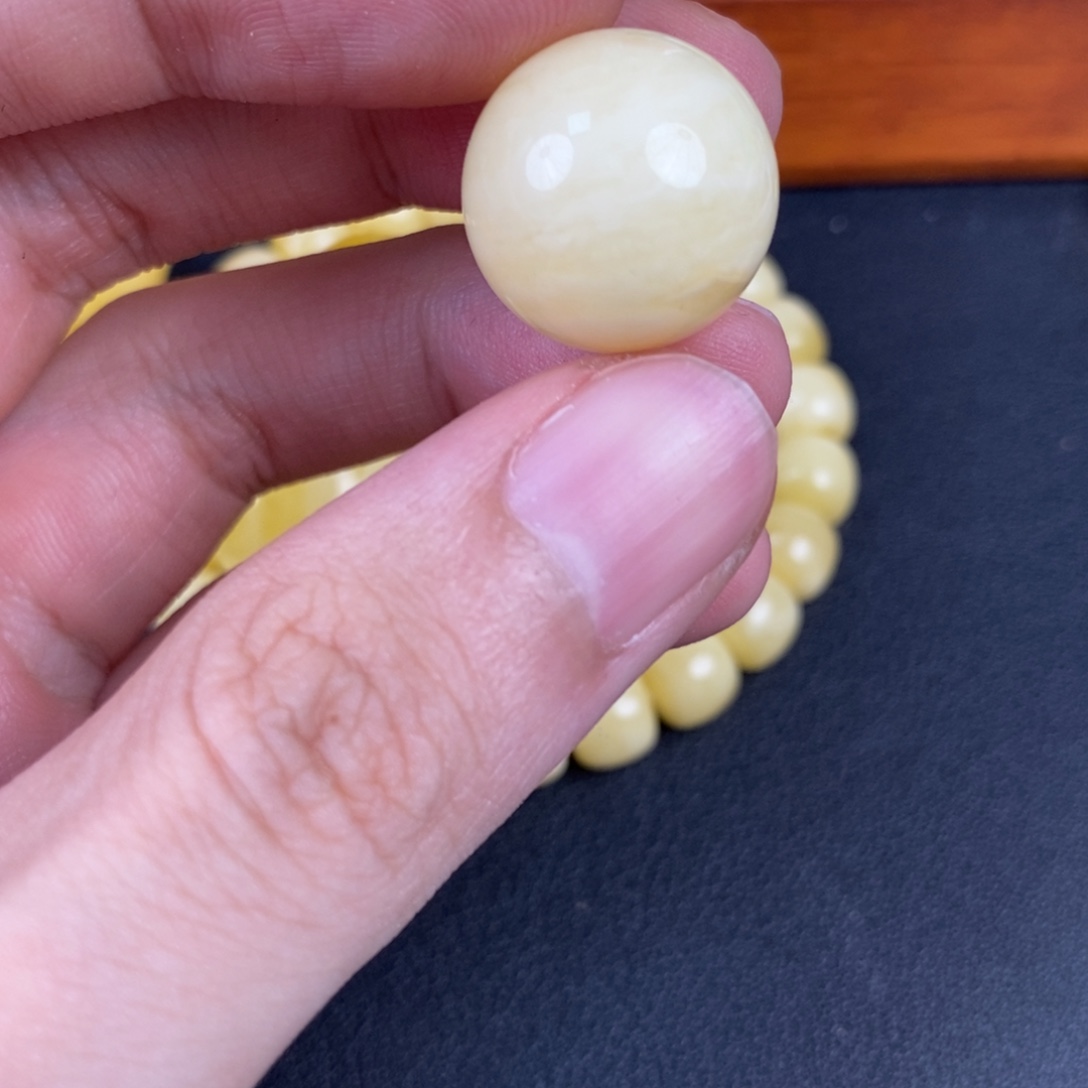 琥珀未镶嵌珠宝奇石96