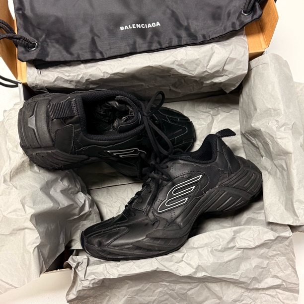 未使用 Balenciaga/巴黎世家 Monday系列 牛皮革休闲鞋 黑色