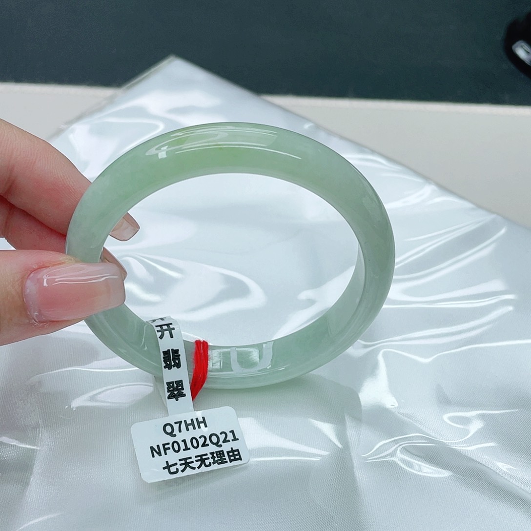 翡翠手镯未镶嵌正57.5