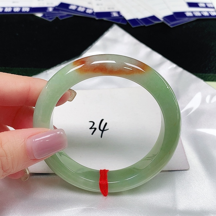 翡翠手镯未镶嵌翡翠手镯未镶嵌