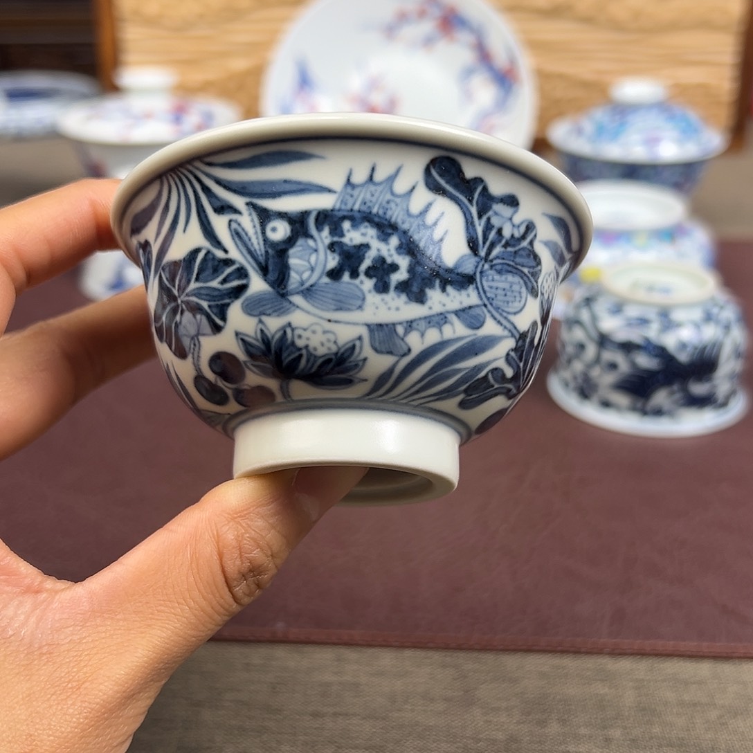 摆件景德镇鱼压手