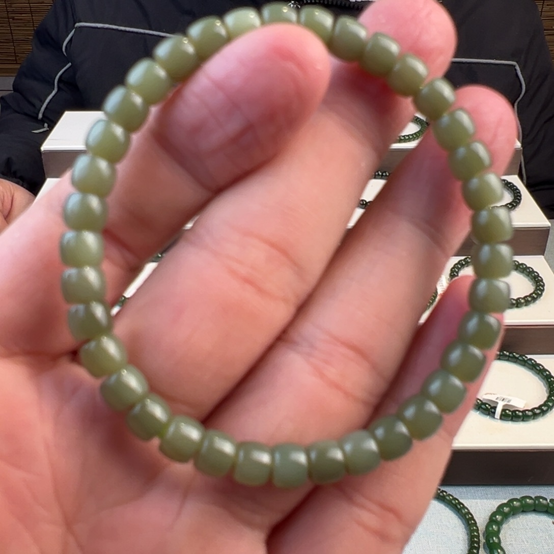 和田玉未镶嵌手链