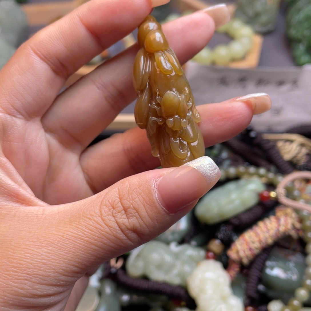 和田玉颈饰未镶嵌