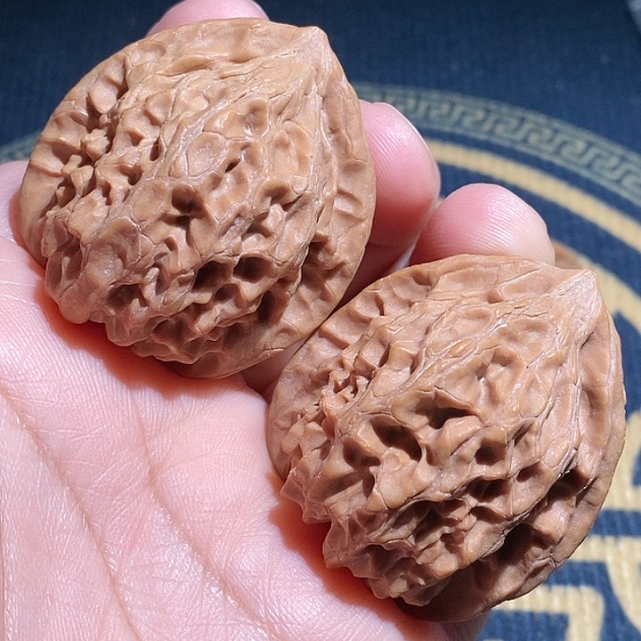 【闪购商品】文玩核桃吊坠野生