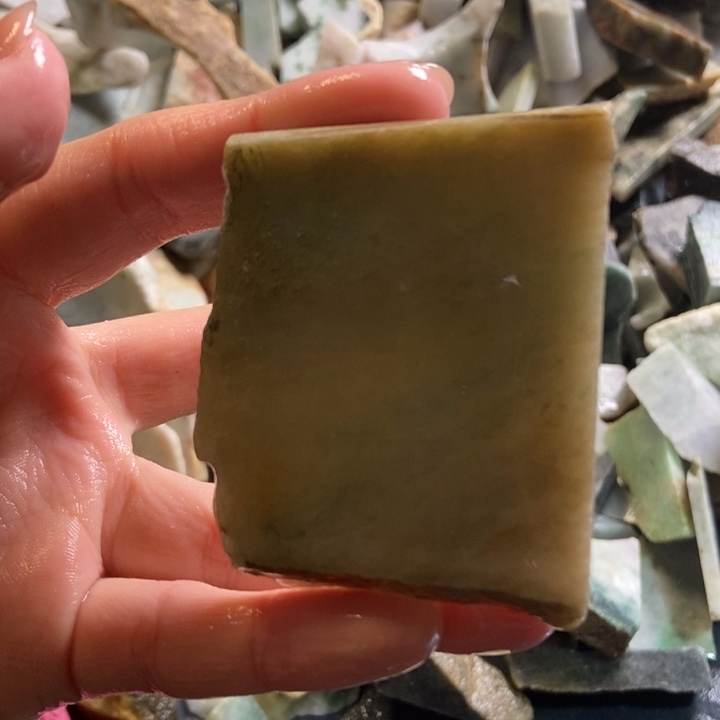 翡翠颈饰未镶嵌天然翡翠