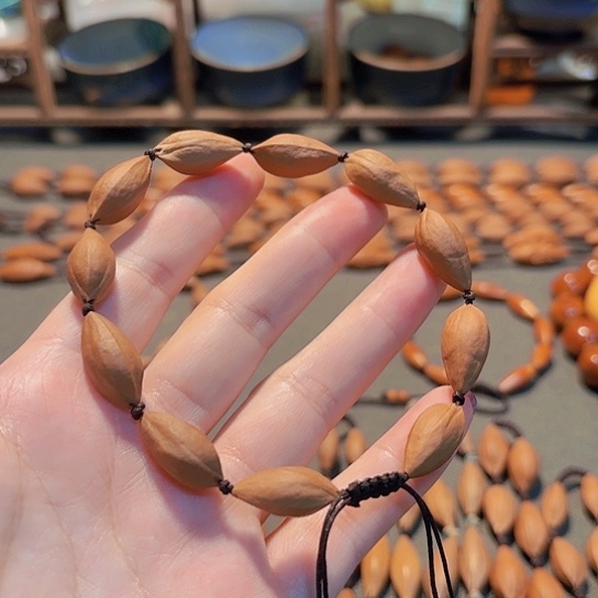 ᥫ***龙0.9小金瓜子手串款