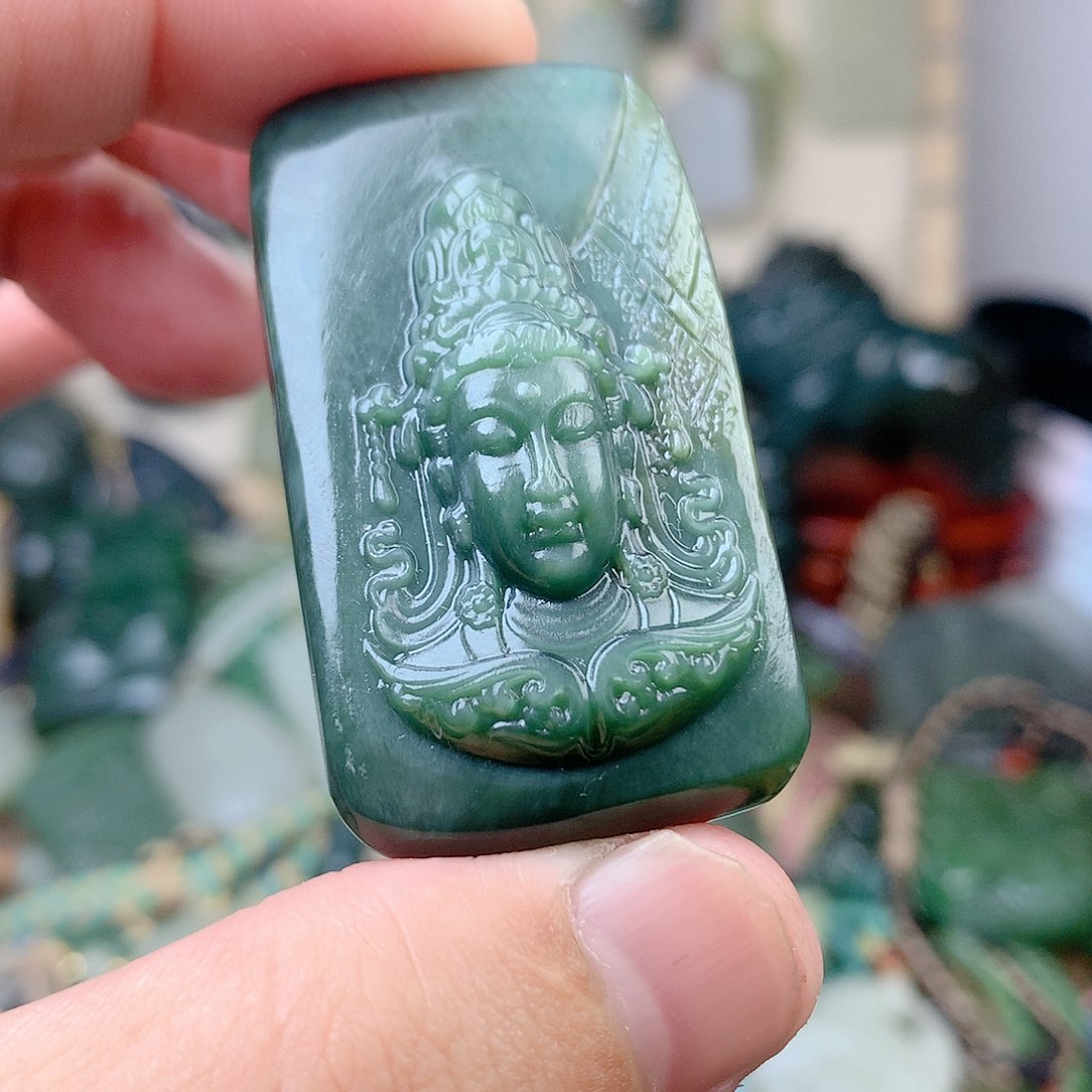 和田玉未镶嵌颈饰D****e