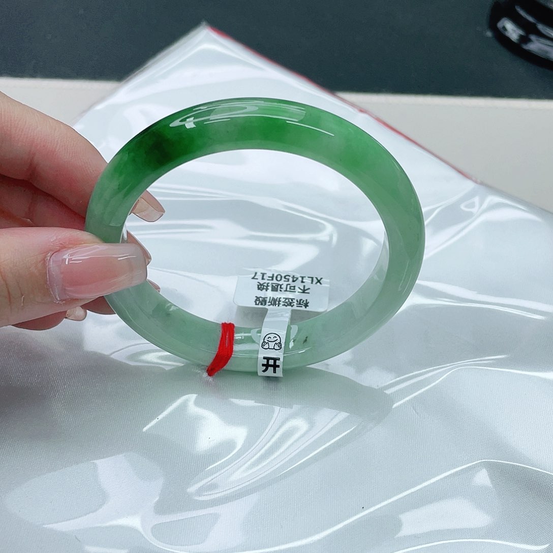 翡翠手镯未镶嵌正58