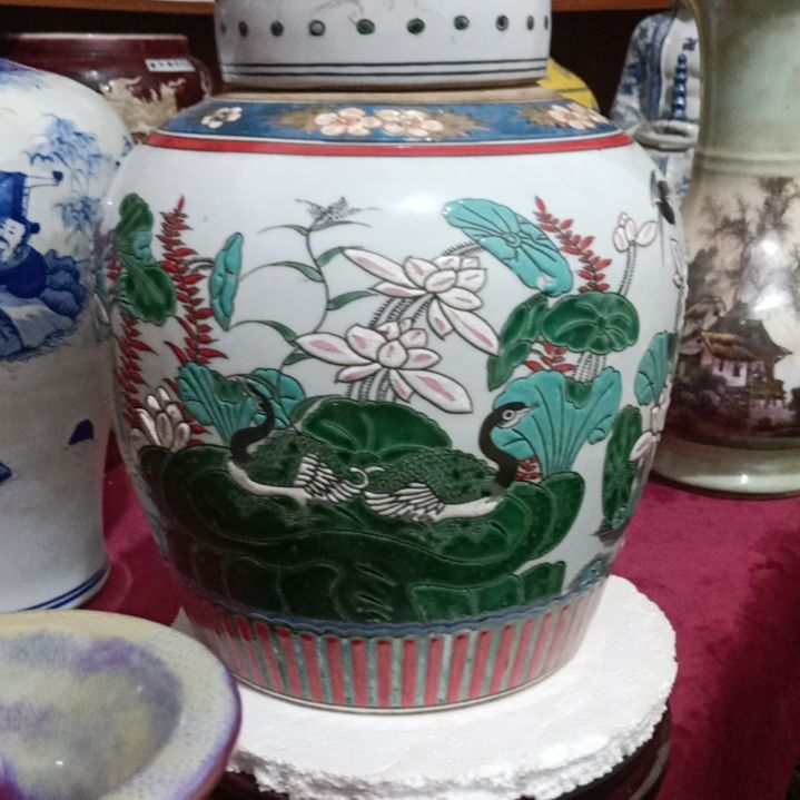 罐五彩禽鸟纹盖罐，，