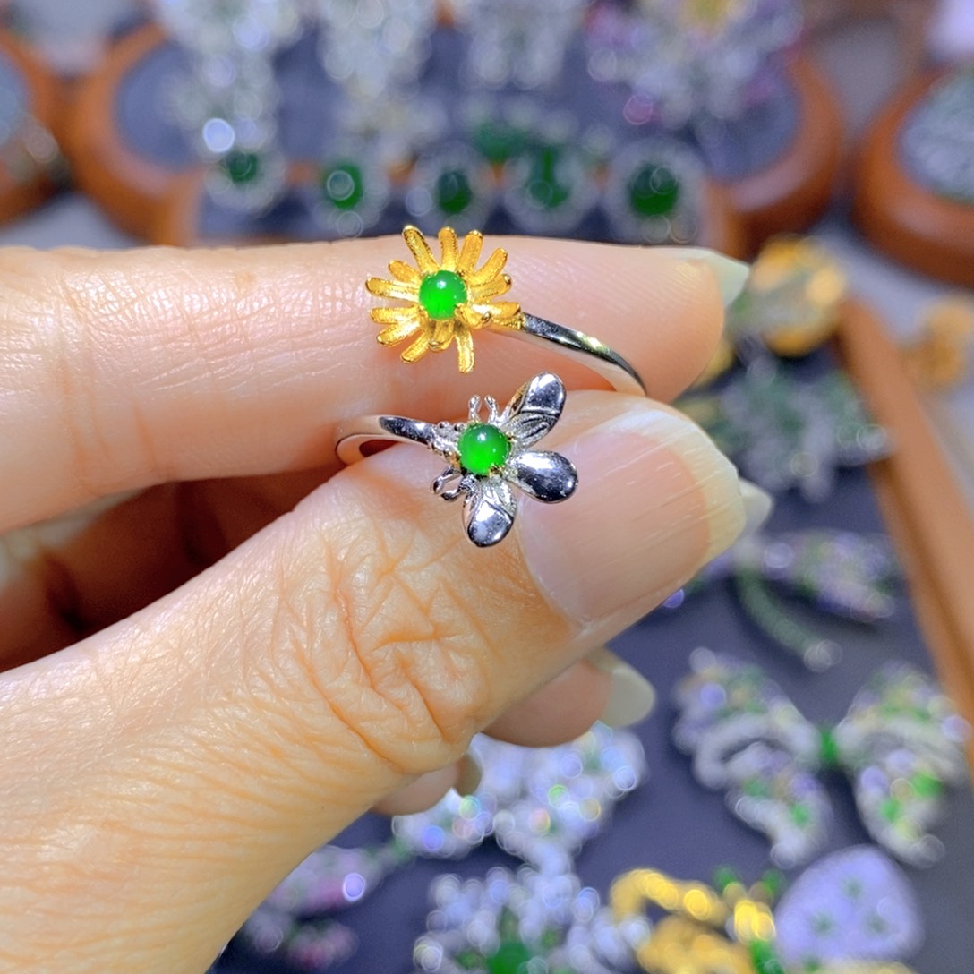 翡翠颈饰银S925镶嵌天然翡翠