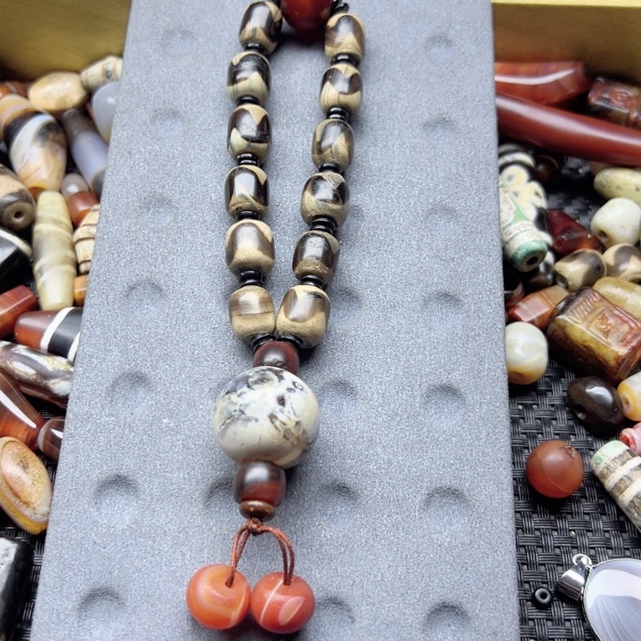 四***歌玛瑙/玉髓未镶嵌手链