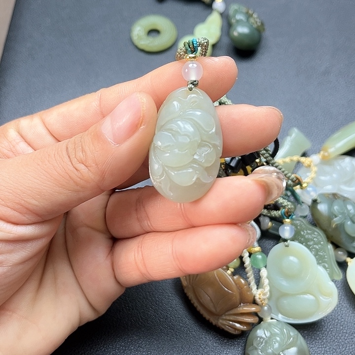 【闪购商品】颈饰未镶嵌和田玉