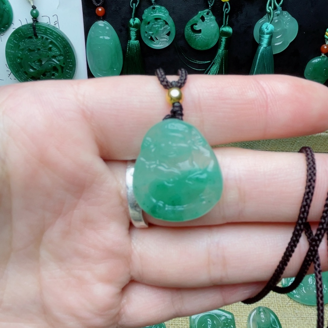 石英质玉颈饰未镶嵌兜***财