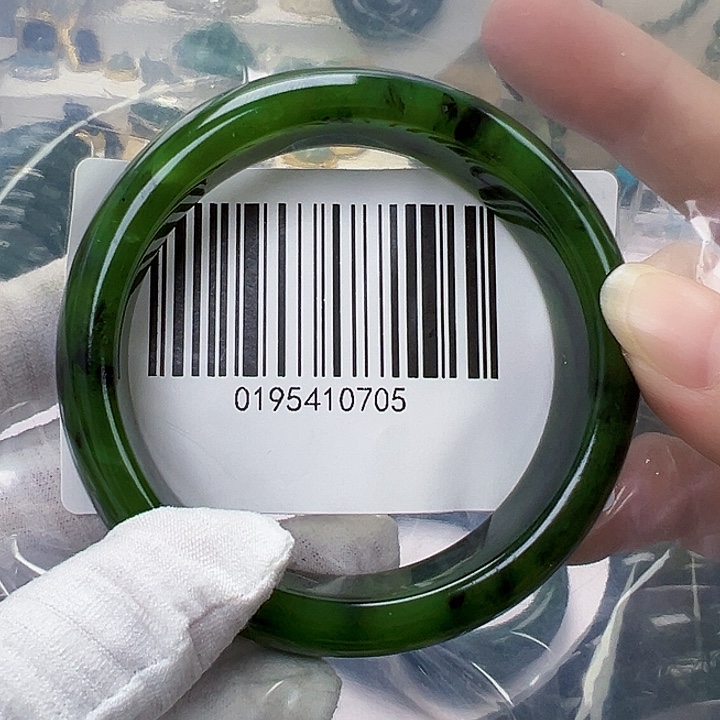 纤***丝和田玉未镶嵌手镯包容60