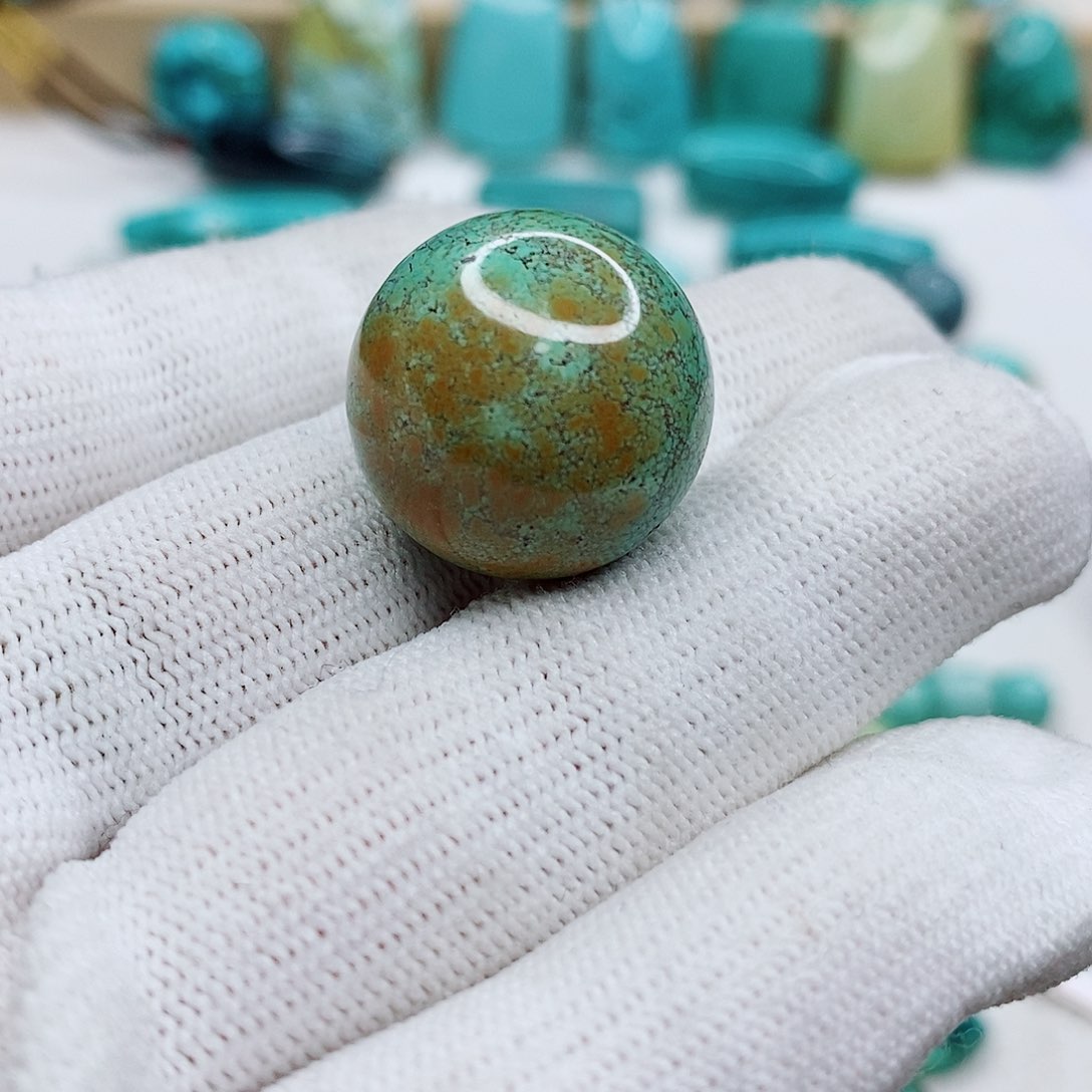 绿松石未镶嵌颈饰