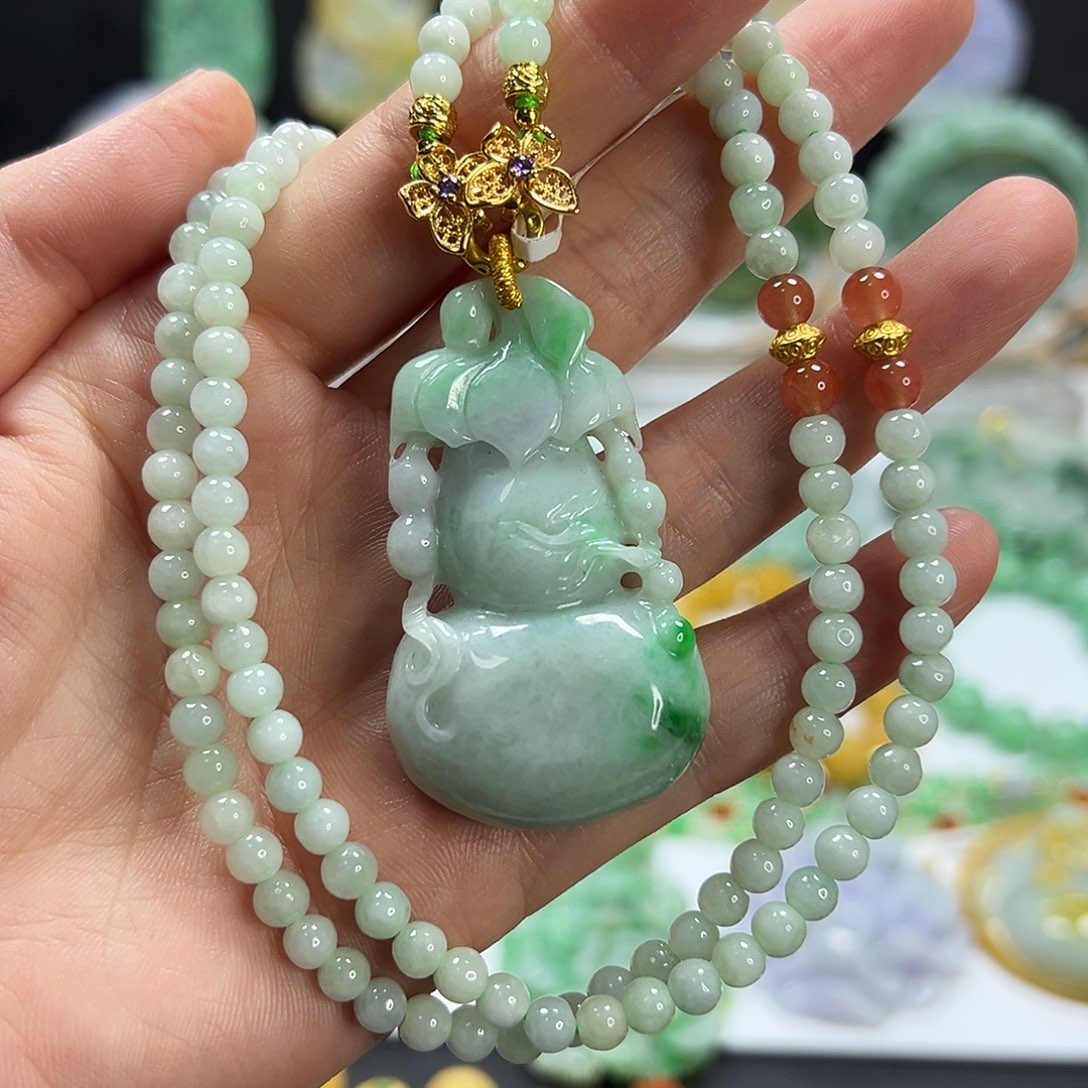 翡翠未镶嵌颈饰吊坠