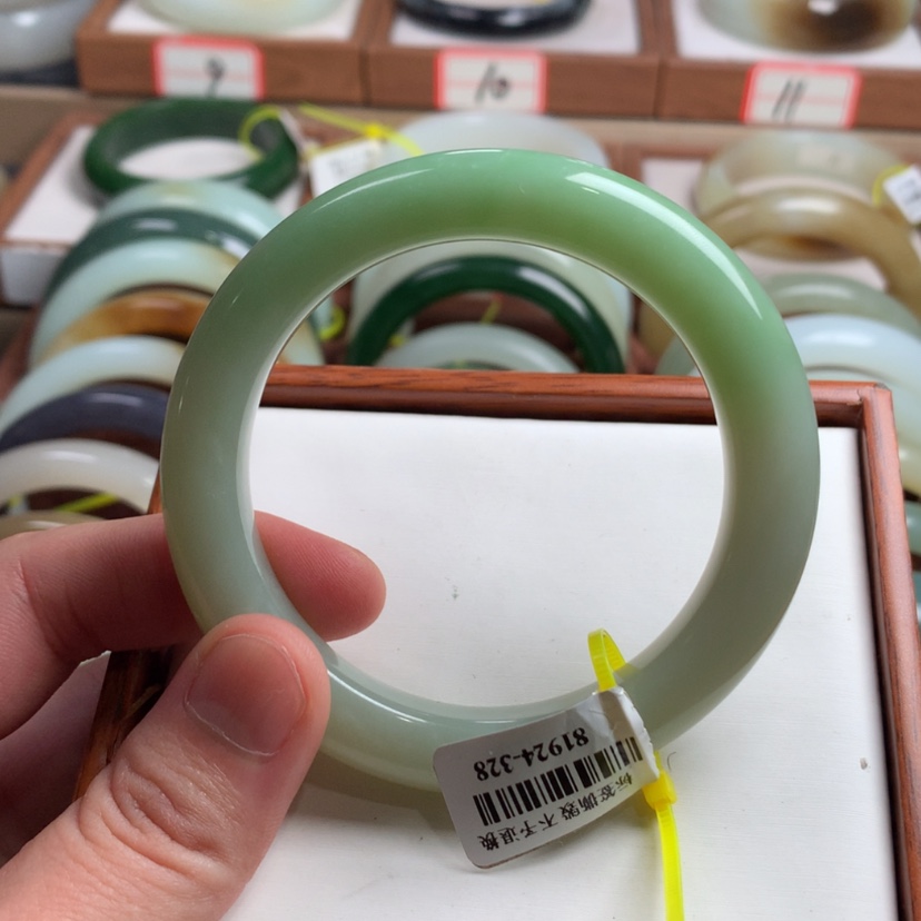 【闪购商品】和田玉手镯未镶嵌54.5