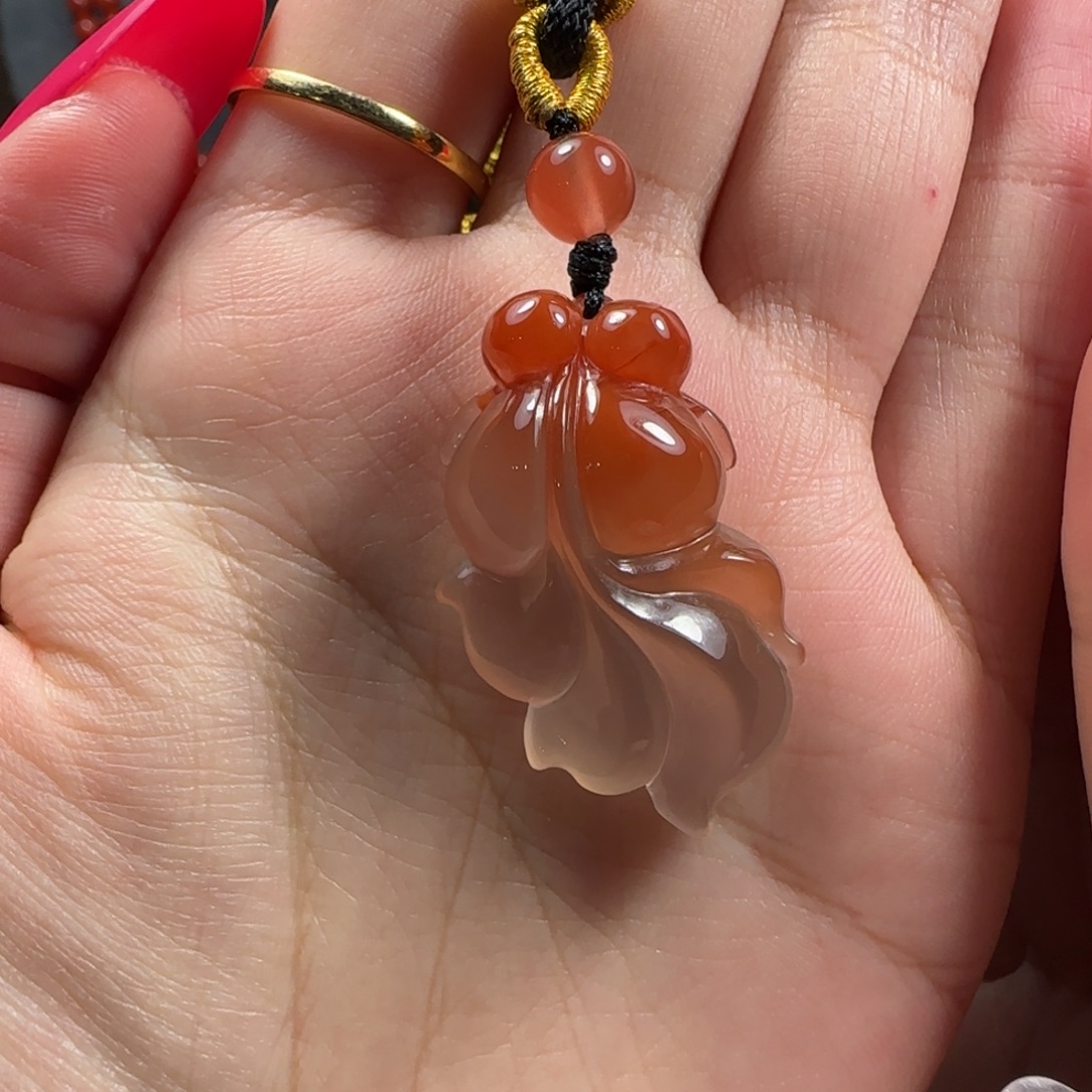 泡***鱼南红玛瑙未镶嵌吊坠(赠链)