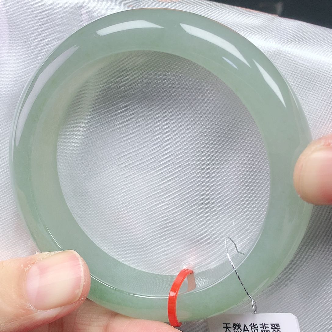翡翠手镯未镶嵌56+轮胎