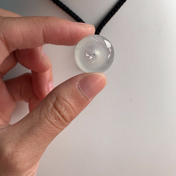 翡翠挂件未镶嵌….