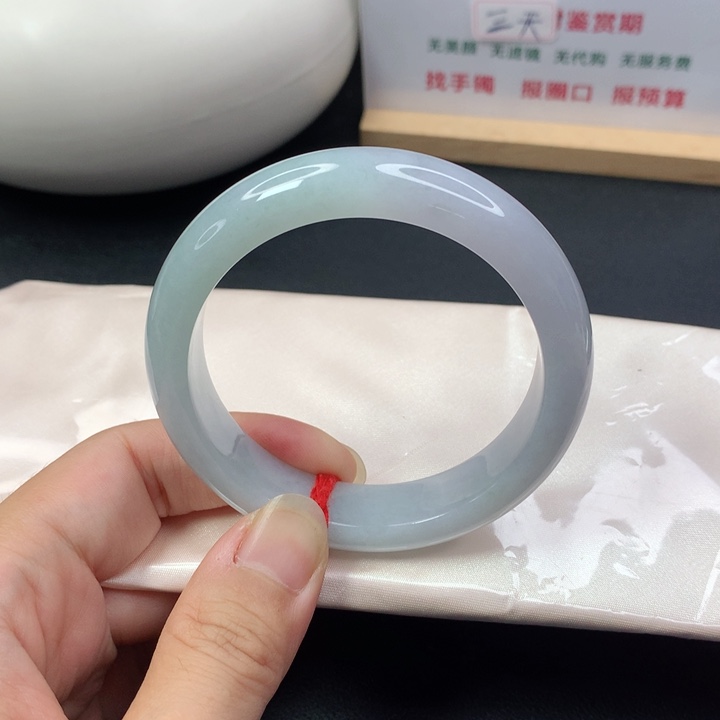 翡翠手镯未镶嵌5758