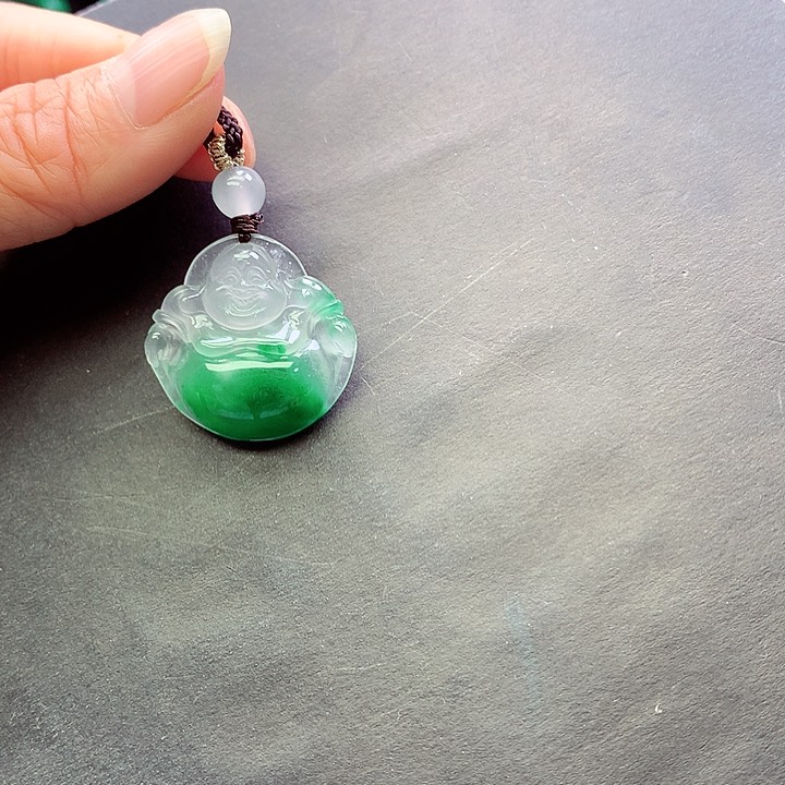 颈饰未镶嵌石英质玉