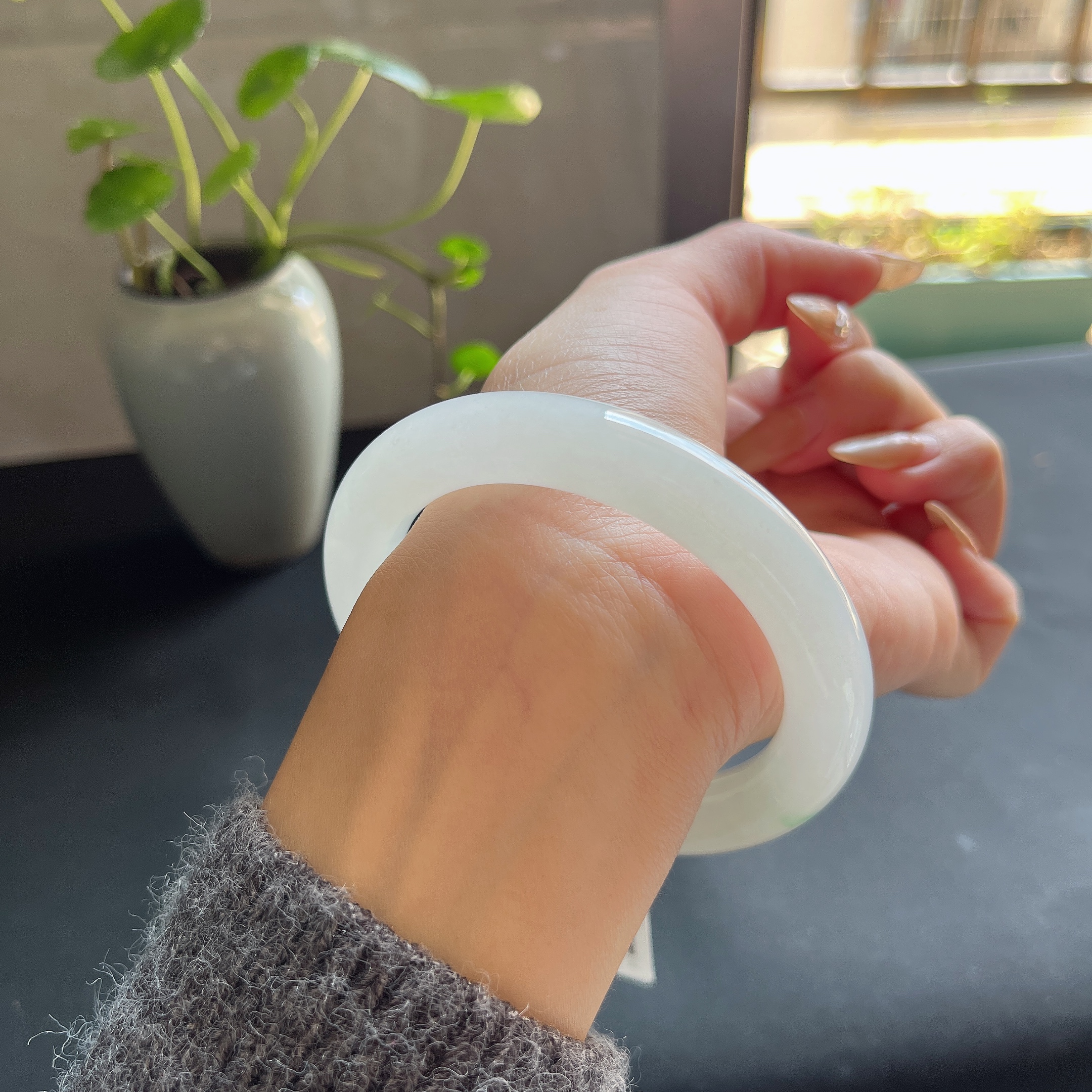 缅甸天然翡翠A货冰种白月光素白圆条手镯少女美人条细新品玉手镯