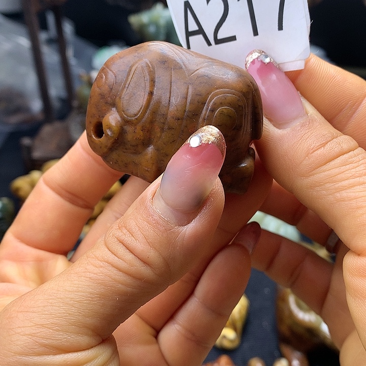 和田玉未镶嵌车挂