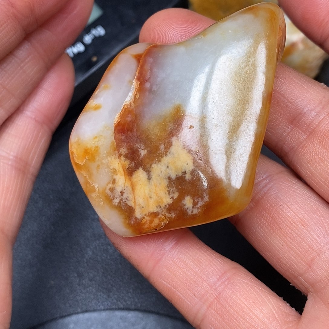 和田玉未镶嵌珠宝奇石