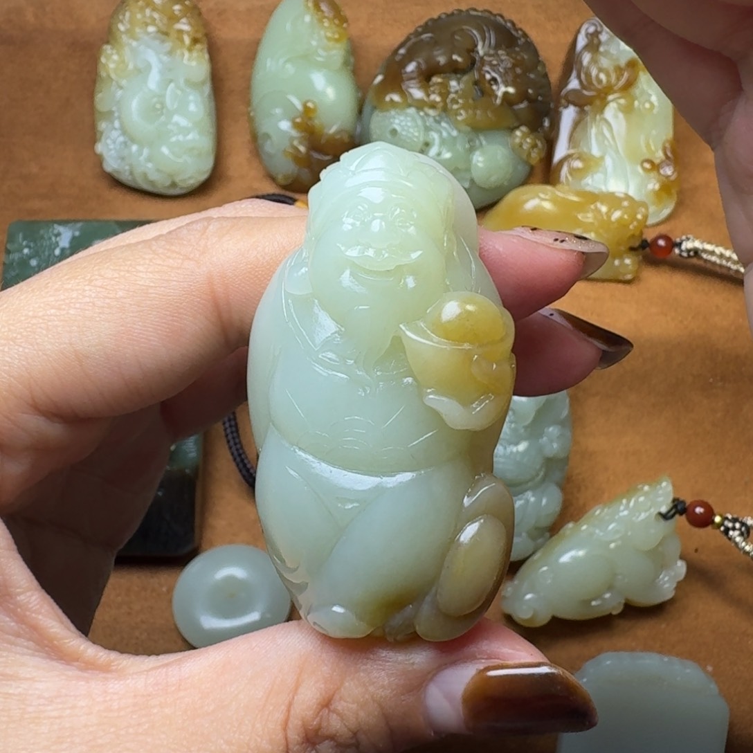 和田玉颈饰未镶嵌