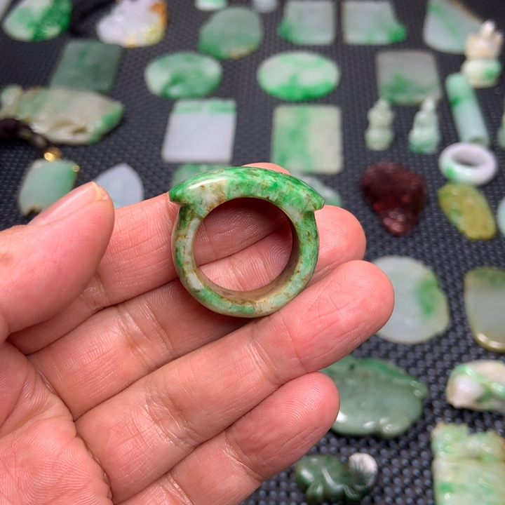 翡翠挂件未镶嵌闲*