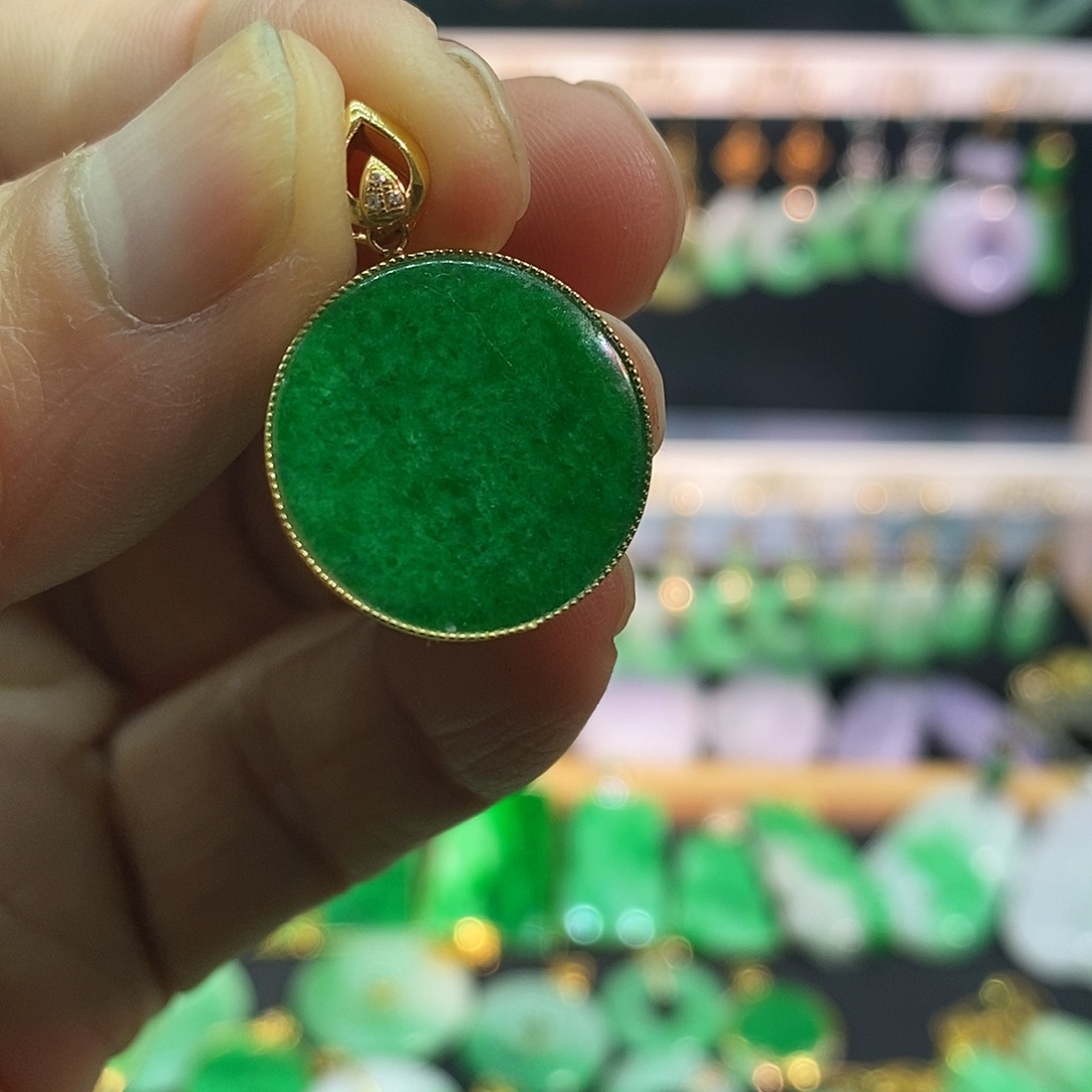 翡翠18K金镶嵌吊坠(赠链)吊坠