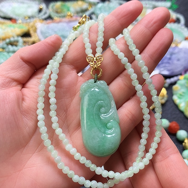 翡翠颈饰未镶嵌吊坠