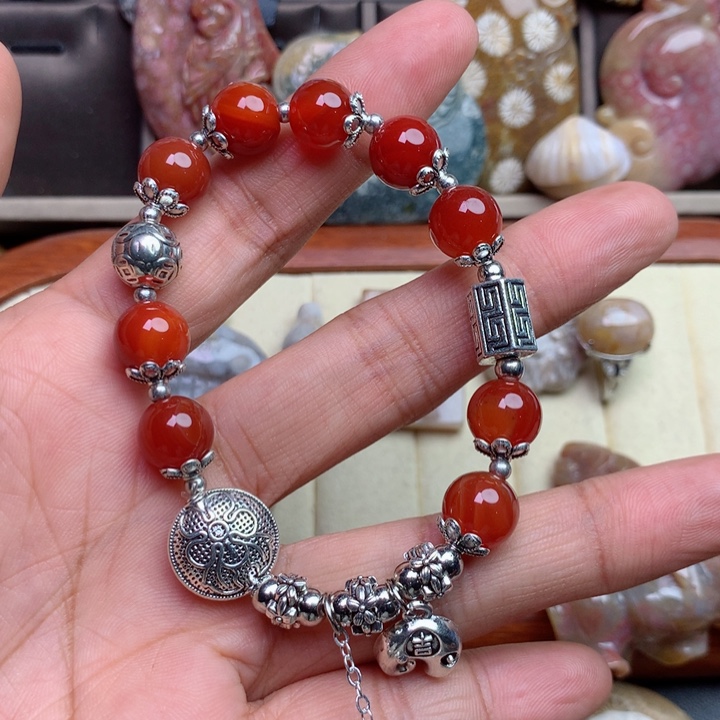 硅化珊瑚（珊瑚玉）颈饰未镶嵌